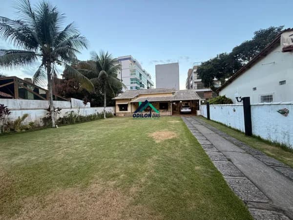 Ampla Casa Linear e Independente em Costa Azul