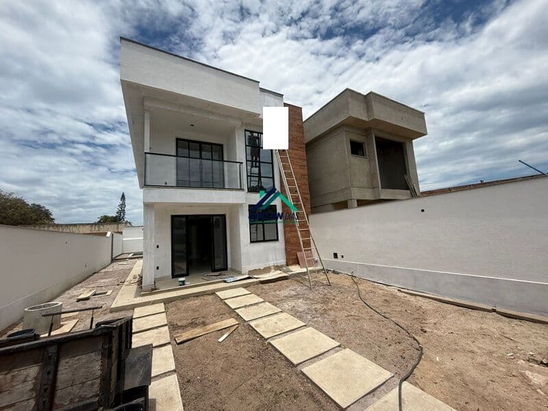 Linda Casa Duplex de Alto Padrão em Terra Firme