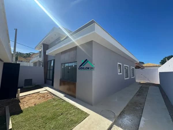 Lindas Casas Lineares Novas no Extensão do Bosque