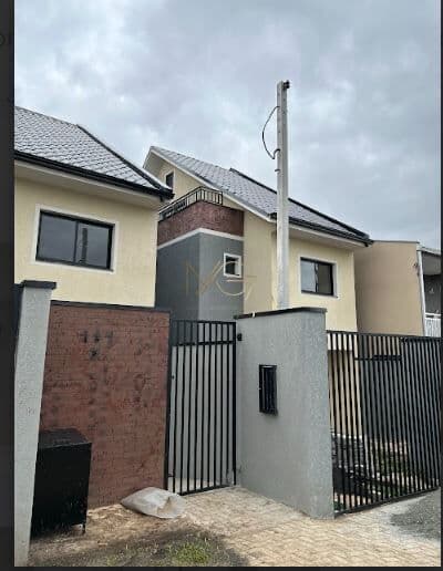 Sobrado Alto Padrão. Não são geminados com 118,70m² no Xaxim/Curitiba/PR.