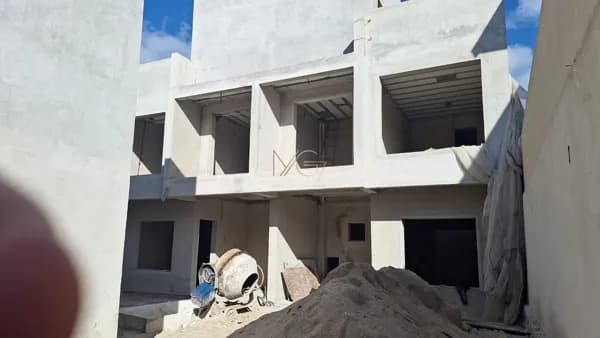 Sobrado em Condomínio no Uberaba - Curitiba/PR.