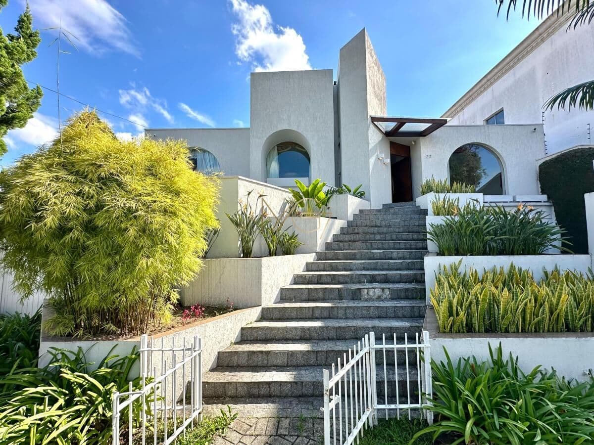 Casa Alto Padrão Exclusividade no Batel com 278,00m². R$ 2.800.000,00.