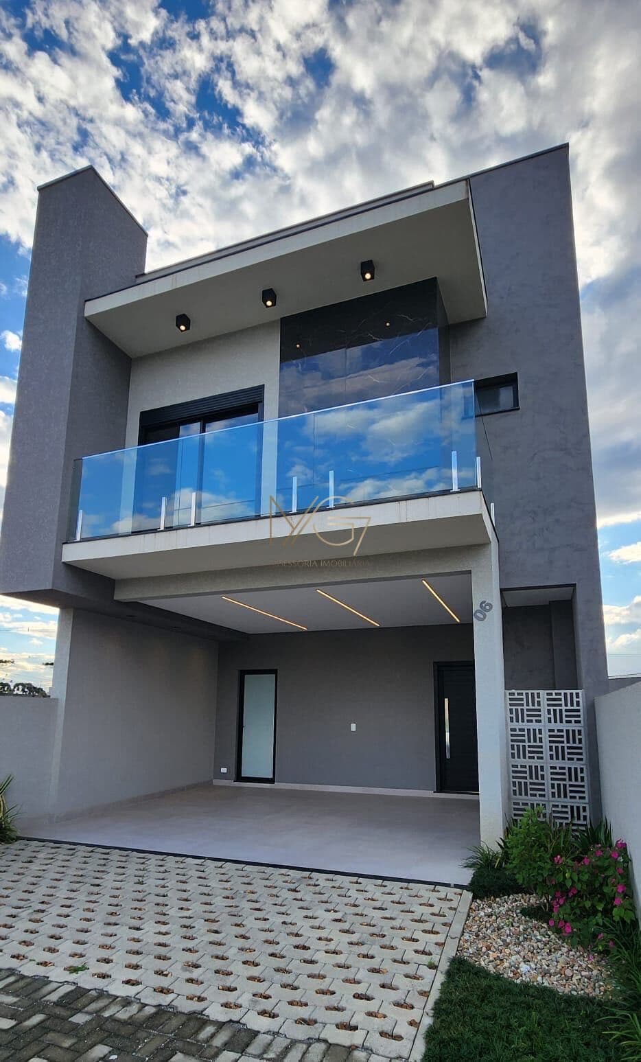 Triplex Alto Padrão em condomínio