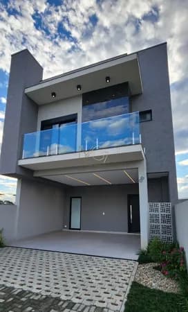 Triplex Alto Padrão em condomínio
