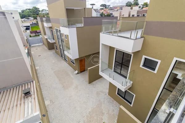 Sobrado em Curitiba - Uberaba