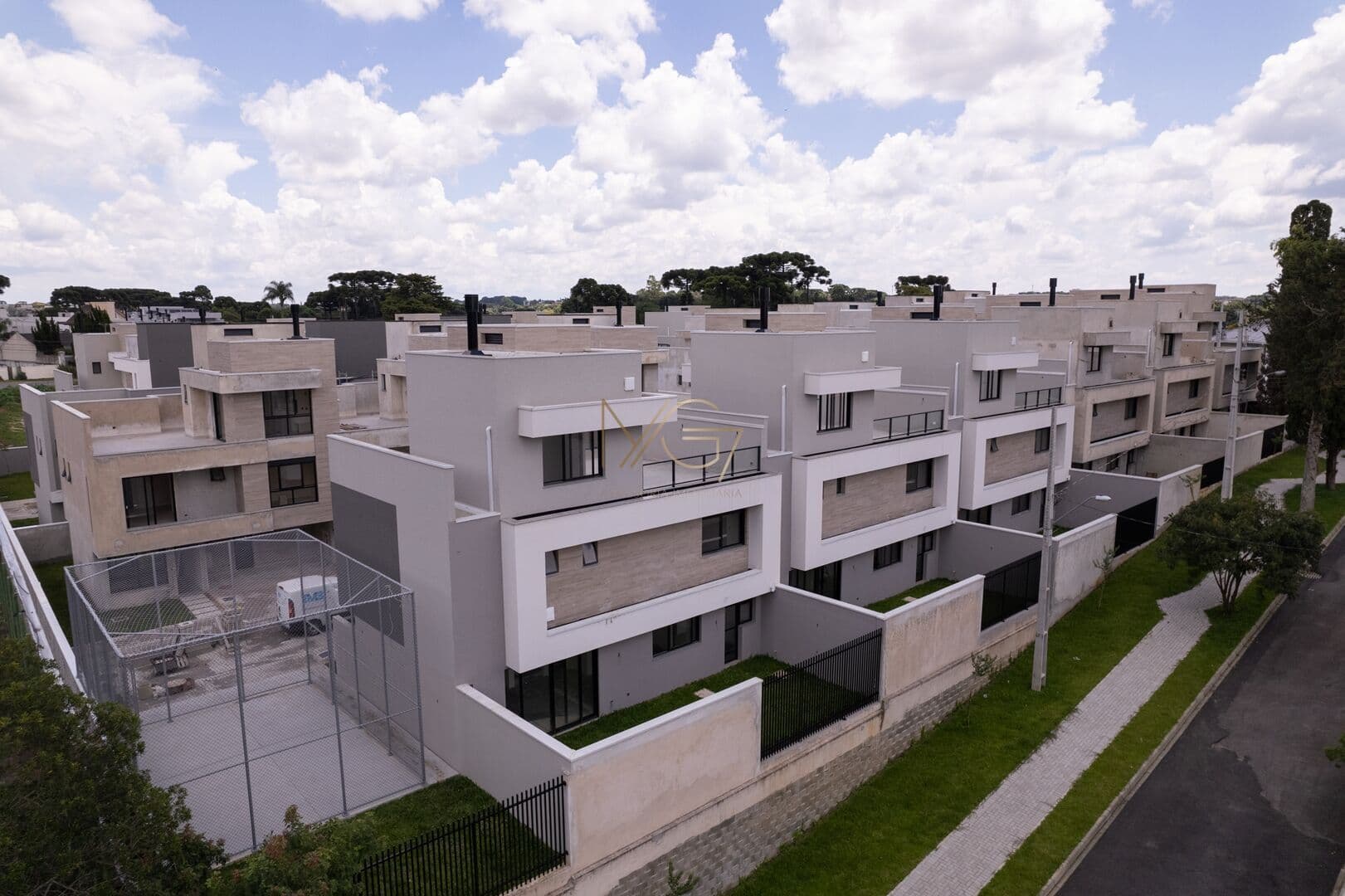 Casa em Condomínio Alto Padrão com 03 Suítes, 02 Vagas em Santa Felicidade. A Partir de R$ 1.594.983,50.