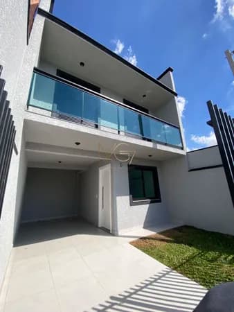 Excelente Sobrado de frente para rua no Alto Boqueirão