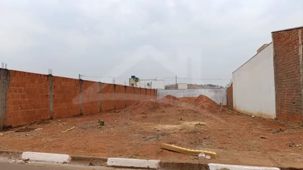 Lote/Terreno em Passos - Jardim Canadá II