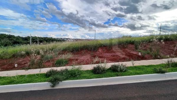 Lote/Terreno em Passos - Jardim Jacarandá