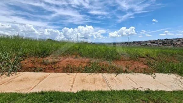 Lote/Terreno em Passos - Jardim Jacarandá