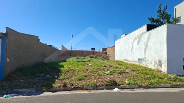 Lote/Terreno em Passos - Parque Tropical