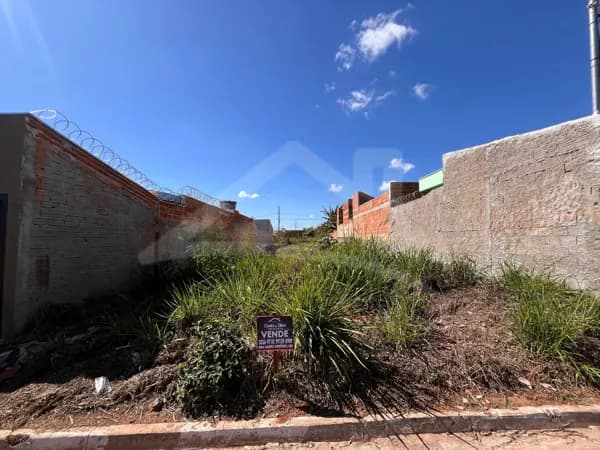 Lote/Terreno em Passos - Jardim Florença