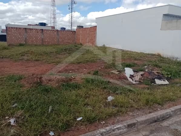Lote/Terreno em Passos - Parque Tropical