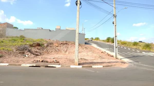 Lote/Terreno em Passos - Jardim Canadá