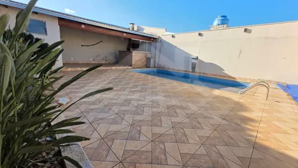 Casa em Passos - Santa Luzia