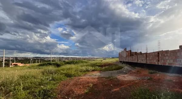 Lote/Terreno em Passos - Jardim Jacarandá