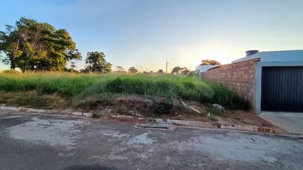 Lote/Terreno em Passos - Jardim Florença