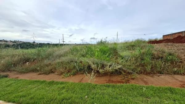 Lote/Terreno em Passos - Jardim Jacarandá