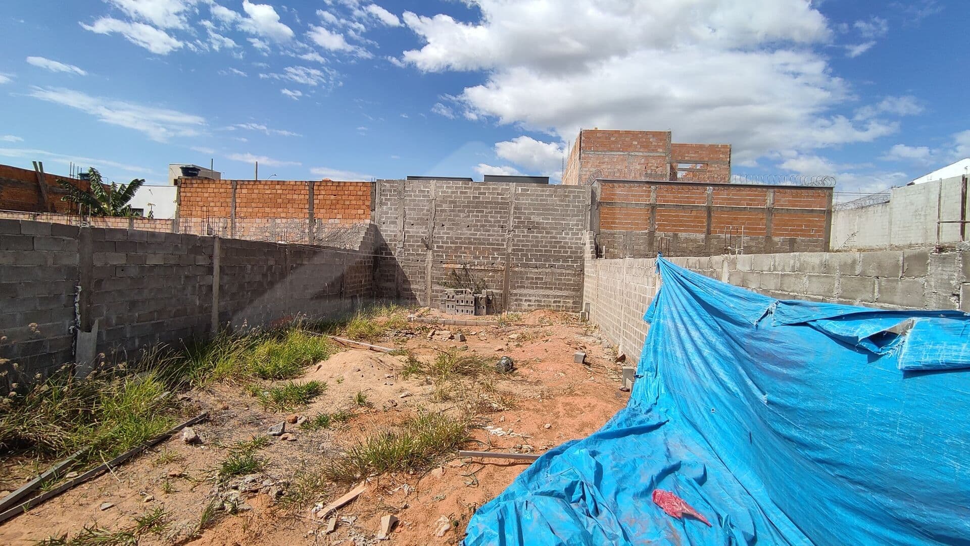 Lote/Terreno em Passos - Parque Tropical