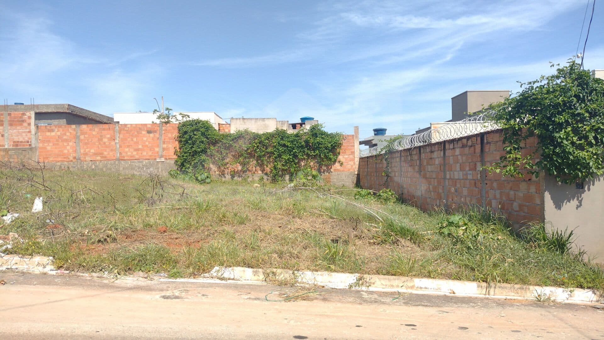 Lote/Terreno em Passos - Jardim Florença