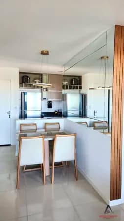 Lindo apartamento com Varanda, 2/4, 1 suíte com Closet. No melhor do Luiz Anselmo.