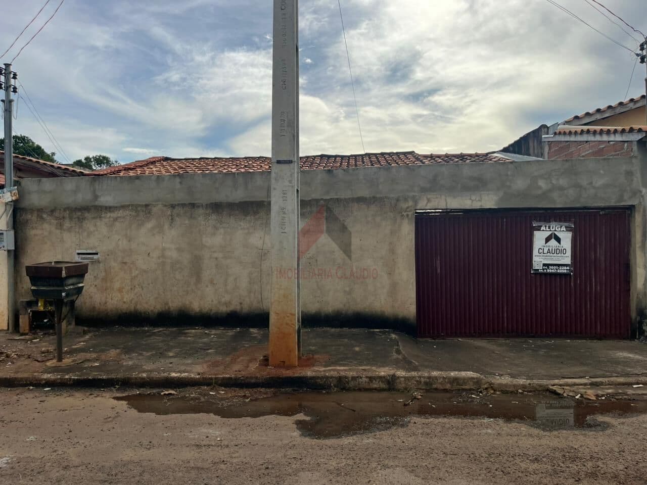 RUA DAS AROEIRAS QD 3 LT 18 / N. 44 / PARQUE DAS ARARAS