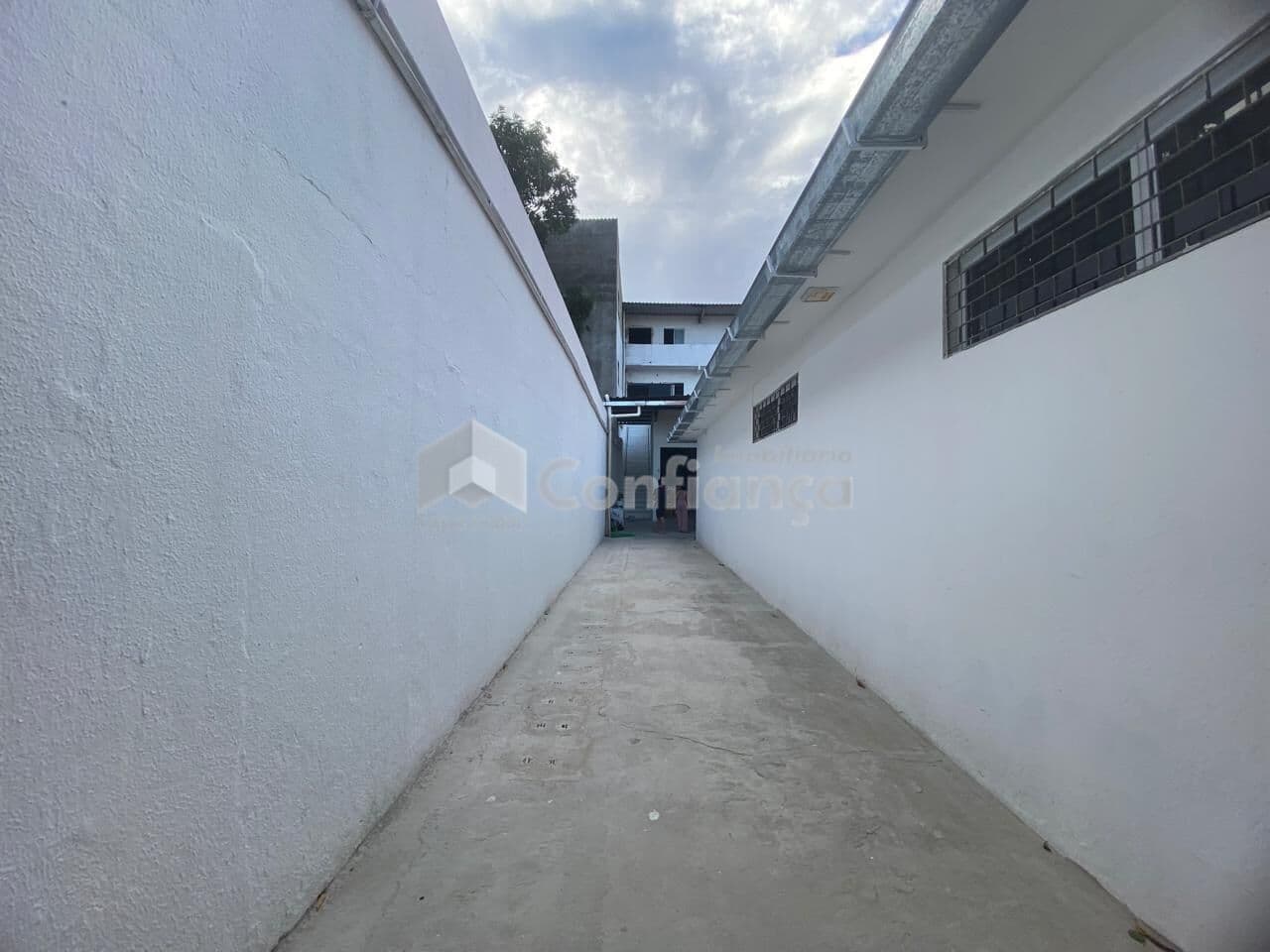 Prédio Comercial e Residencial no Presidente Kennedy em Fortaleza/CE
