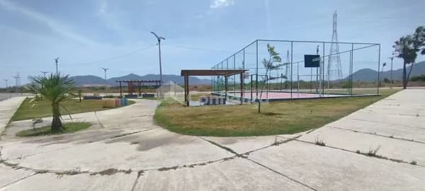 Lote/Terreno à Venda em Maracanau/CE