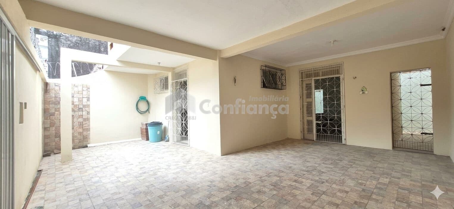 Casa á Venda no Presidente Kennedy - Fortaleza/CE