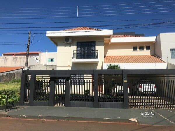 Sobrado Alto Padrão para Venda em Jardim Vila Rica Cambé-PR