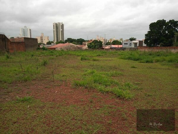 Lote/Terreno em Londrina - Cláudia