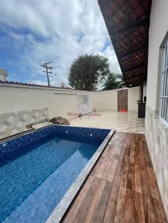 Casa isolada reformada - 100 mts da Praia !