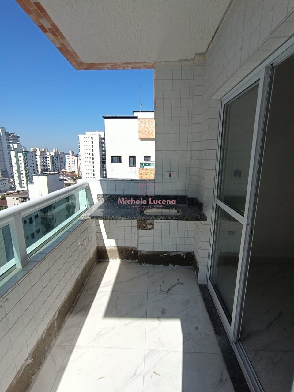 1 dormitório c/ suíte - 500 mts da Praia!