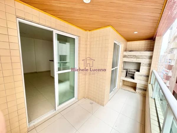 Próximo a feirinha da Guilhermina e a 250 mts da PRAIA!
