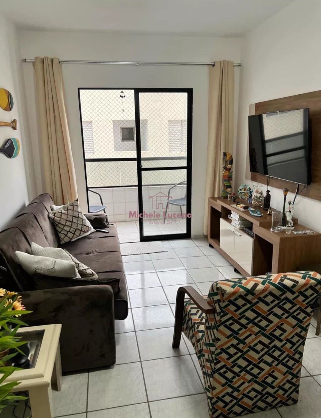 1 dormitório mobiliado c/ sacada - 250 mts da Praia
