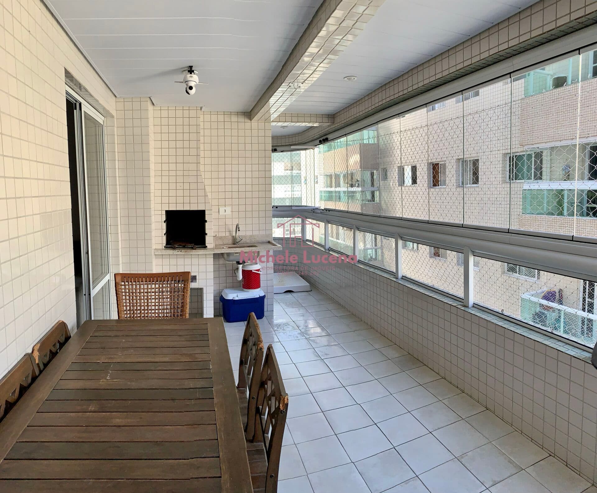 2 dormitórios com 2 suítes - 50 mts da Praia !