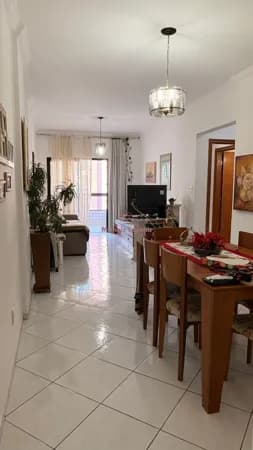 2 dormitórios c/ 3 sacadas - 200 mts da Praia!