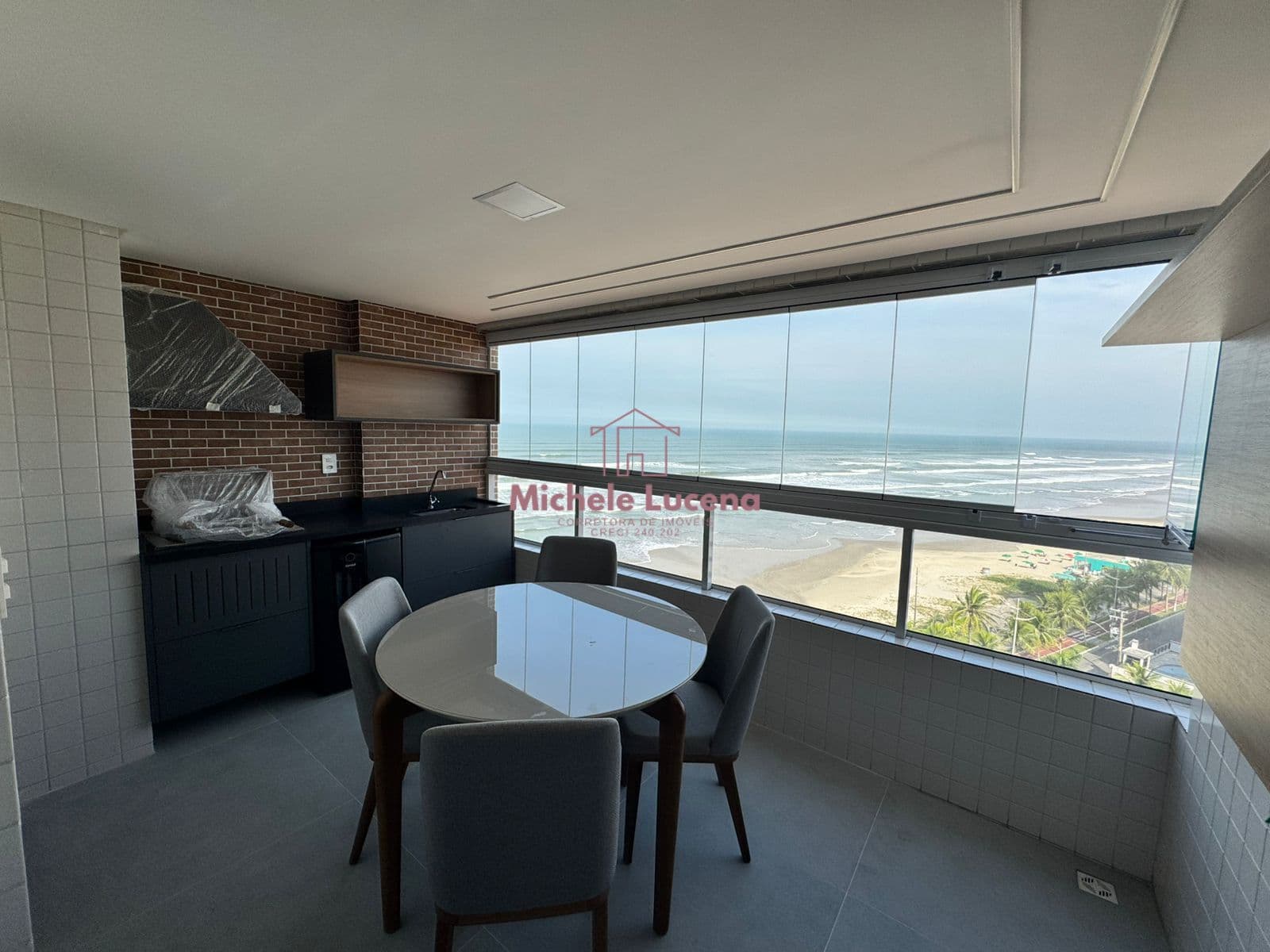 Apartamento FRENTE MAR Mobiliado e Decorado!
