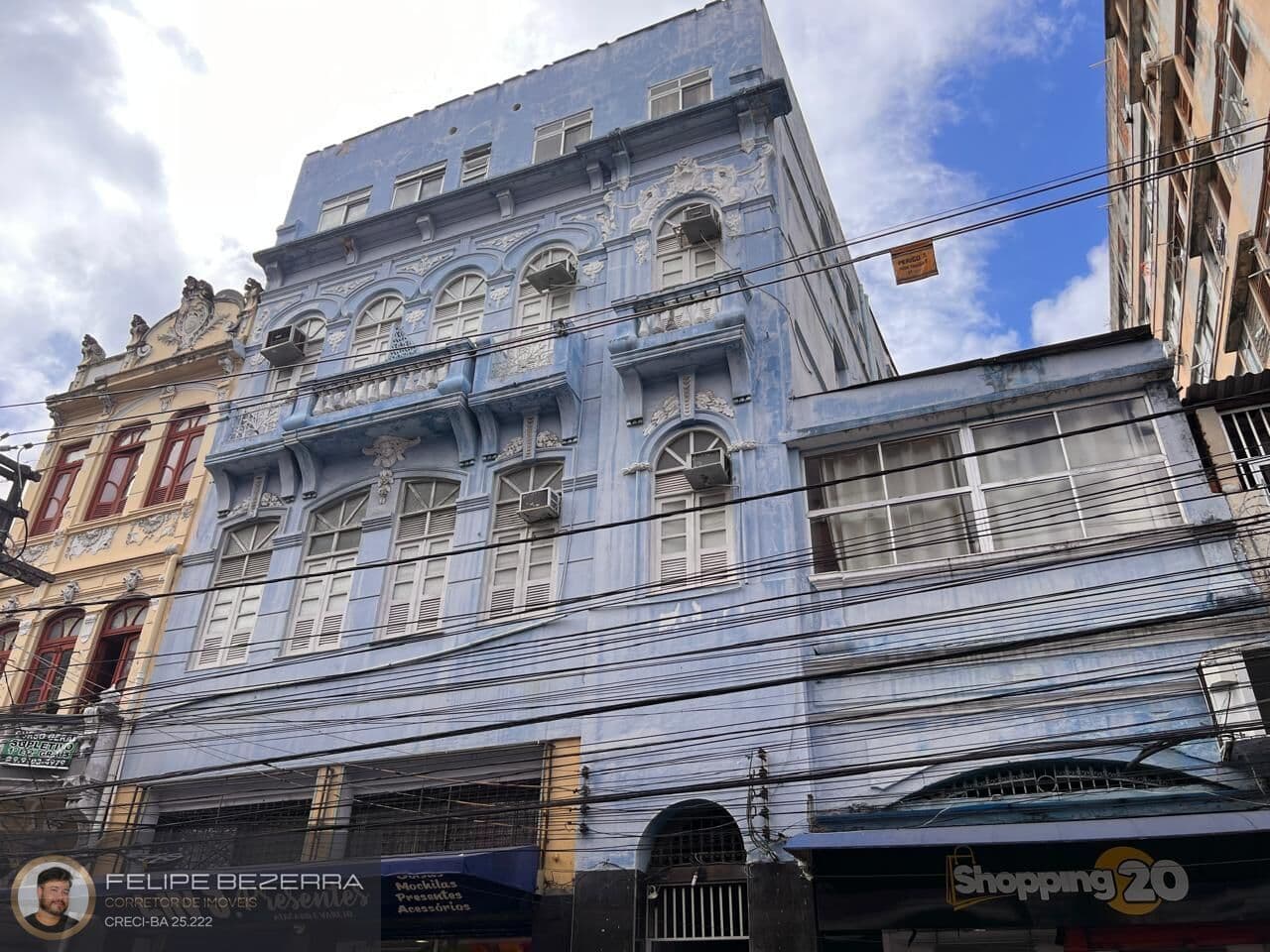 Prédio Comercial com 1.815m² de área construída com 52 suítes - Centro/Salvador-BA
