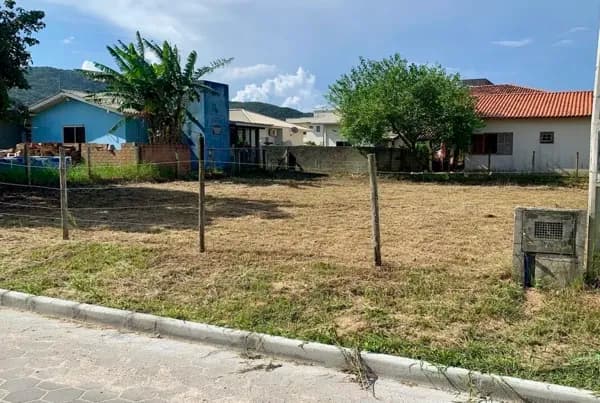 Terreno com ótima localização - Garopaba