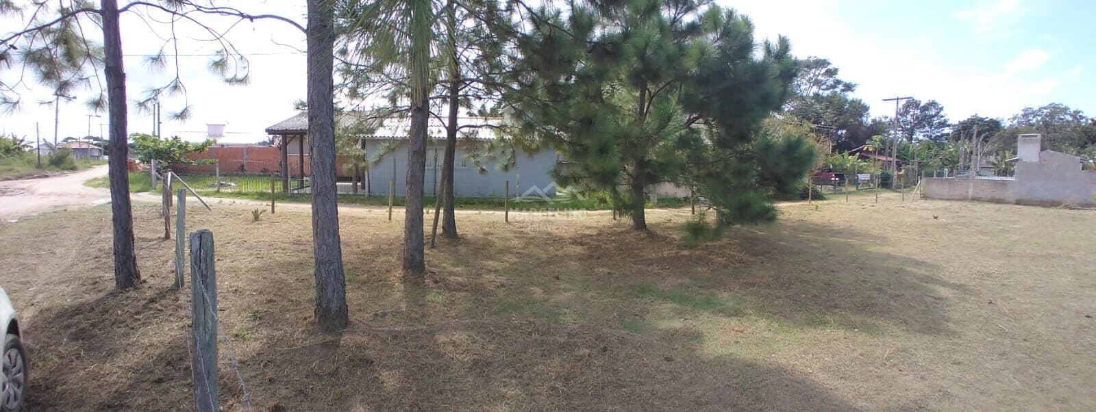 Terreno pertinho da lagoa com 832m²
