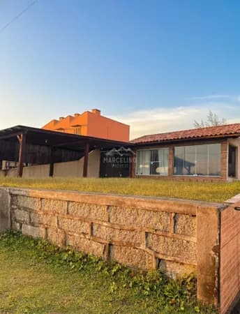 Casa Padrão - Frente para o Mar