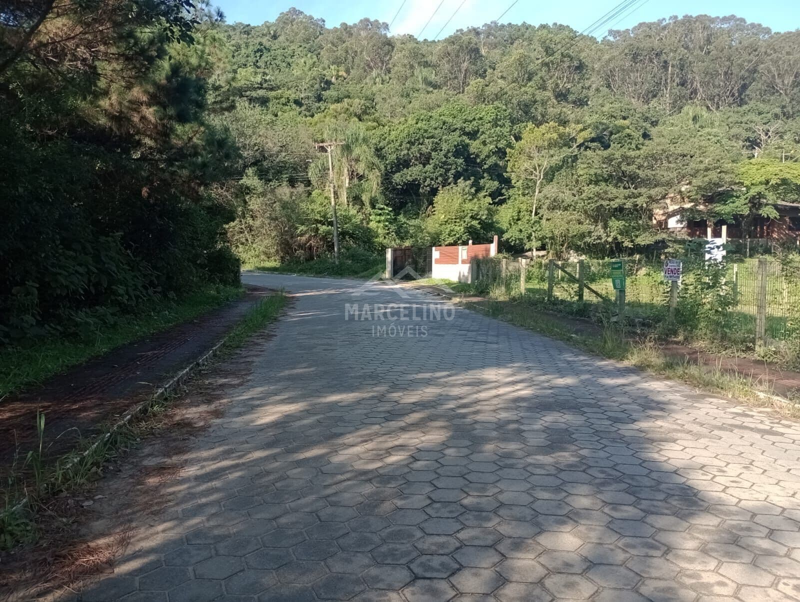 Terreno a poucos metros da praia do ouvidor.