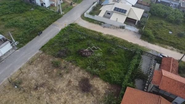 Amplo terreno na Praia da Ribanceira