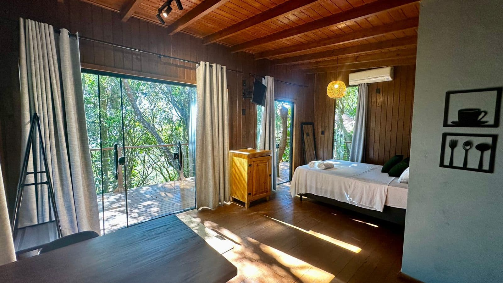 Cabana na Árvore e trilha à Praia do Rosa - TEMPORADA/ FÉRIAS
