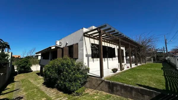 CASA À VENDA NA RIBANCEIRA