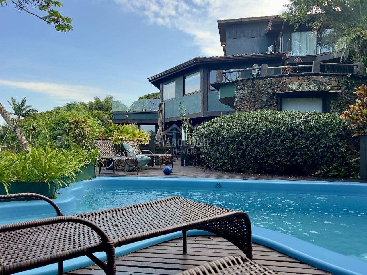 Casa Alto Padrão em Praia do Rosa, Imbituba/SC
