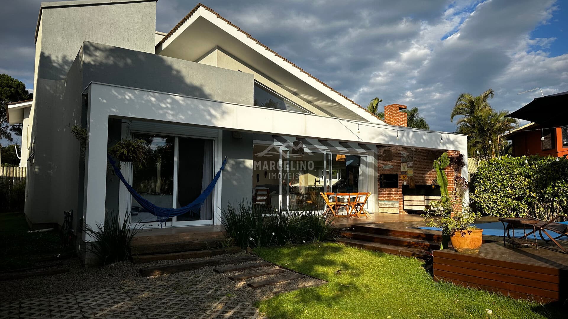 Casa de Condomínio em Garopaba - Grama