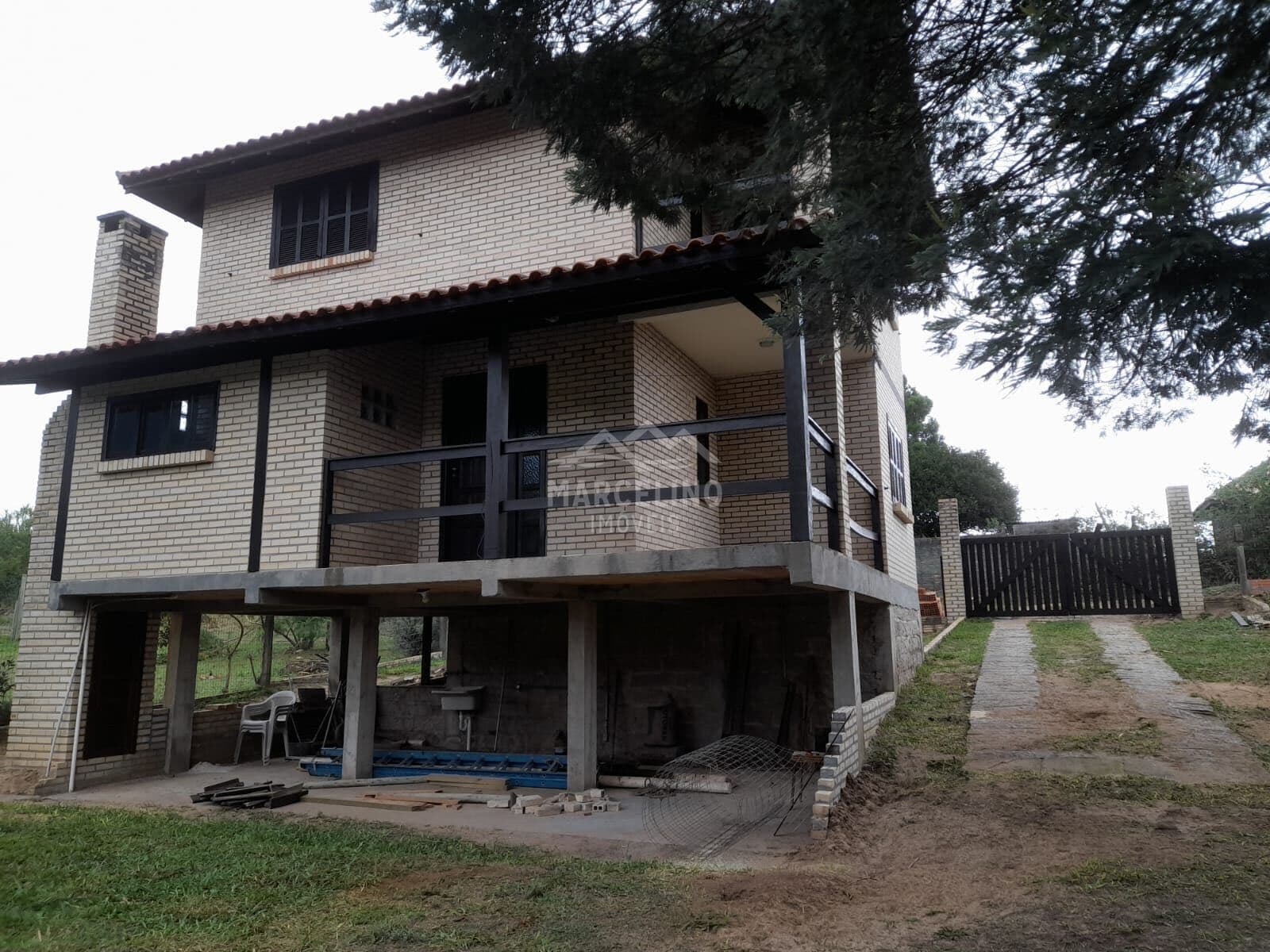 Casa com linda vista para a lagoa
