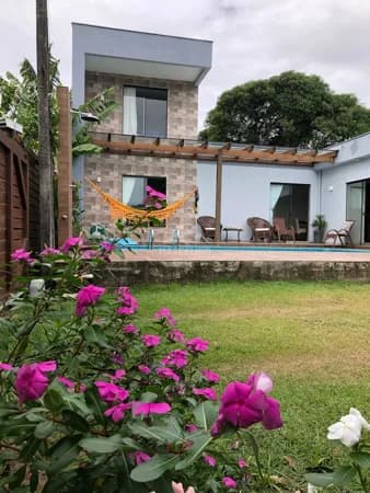 Linda casa no centrinho de Ibiraquera